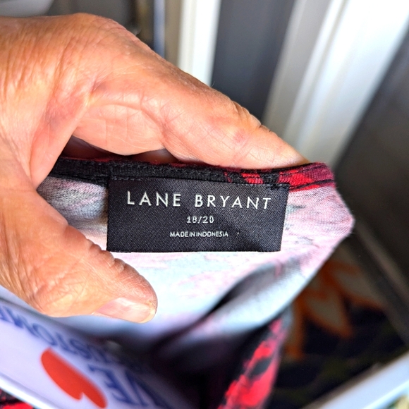 LANE BRYANT 18/20 Red Rose Floral on Black Bodysuit EUC - Picture 4 of 5